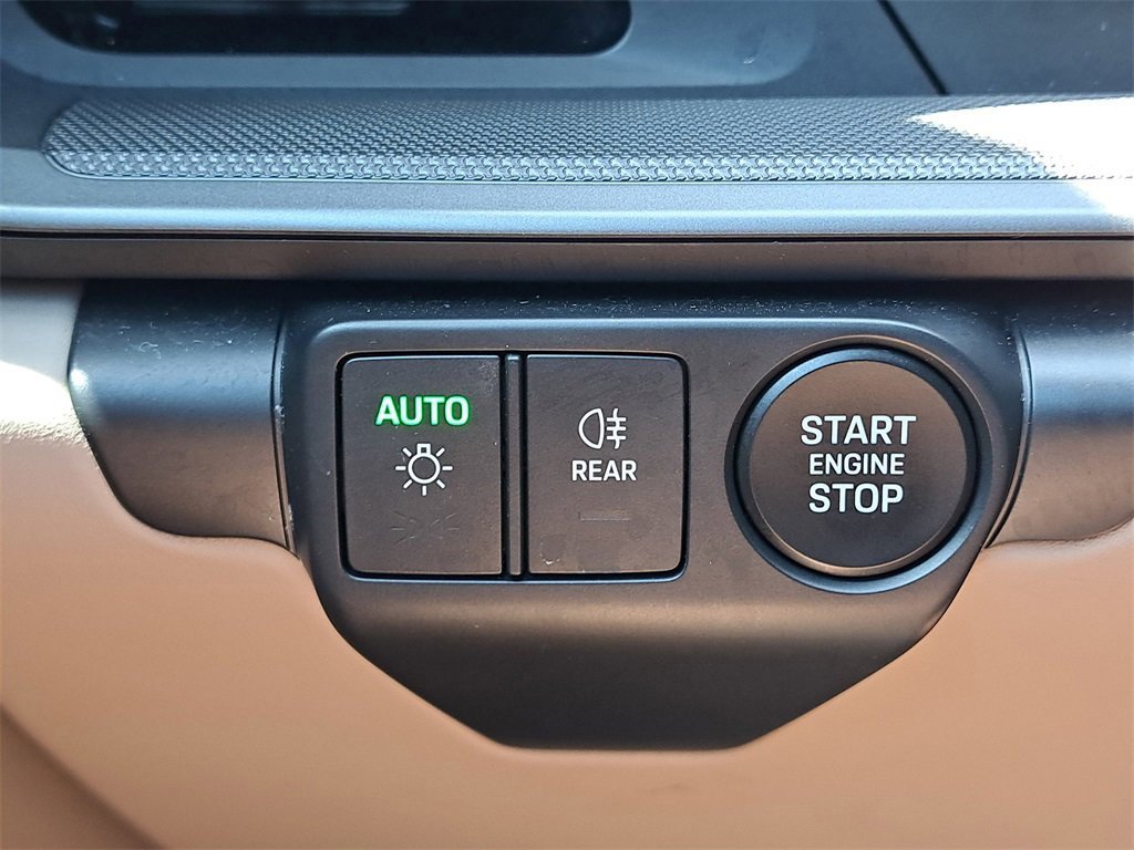 Certified 2025 Porsche 911 Carrera image 34