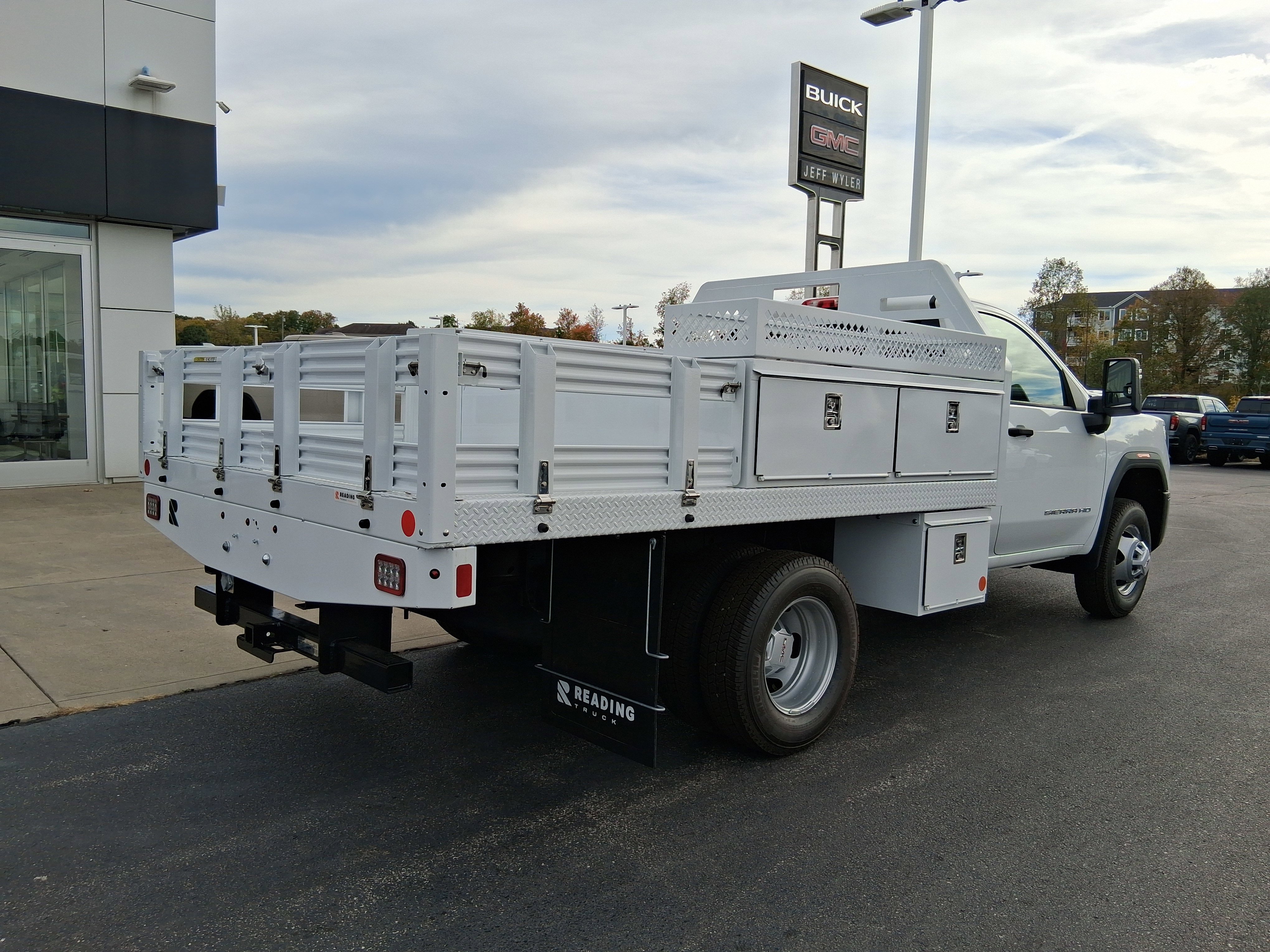 New 2025 GMC Sierra 3500 Pro w/ Convenience Package image 7