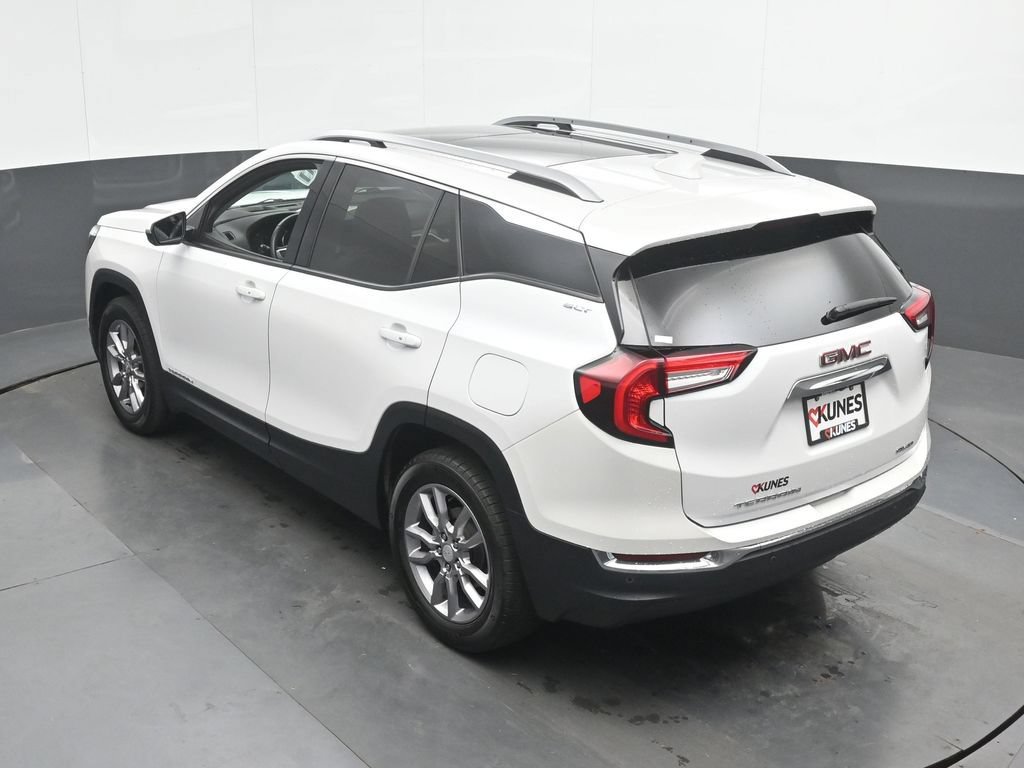 Used 2024 GMC Terrain SLT w/ Infotainment Package II AWD/4WD image 38