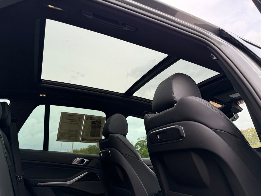 Used 2024 BMW X5 sDrive40i w/ M Sport Package image 32