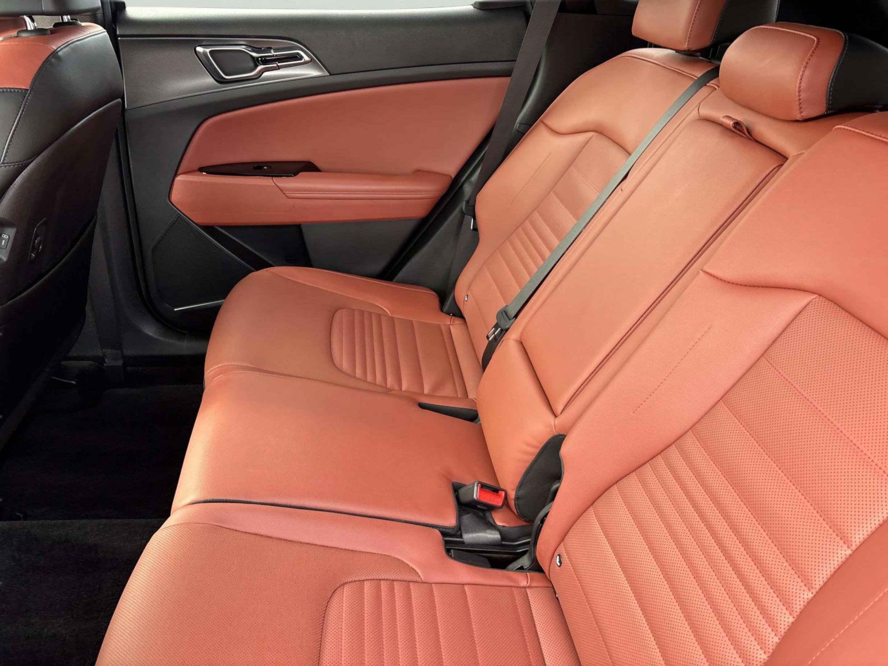 Used 2023 Kia Sportage SX image 16