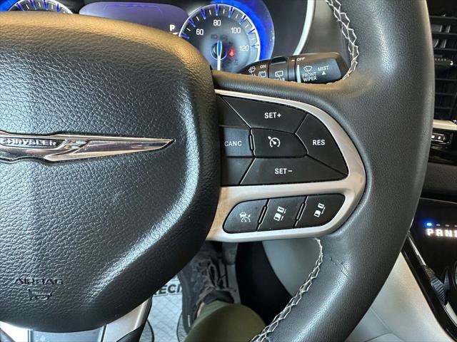 Certified 2022 Chrysler Pacifica Touring-L FWD image 4