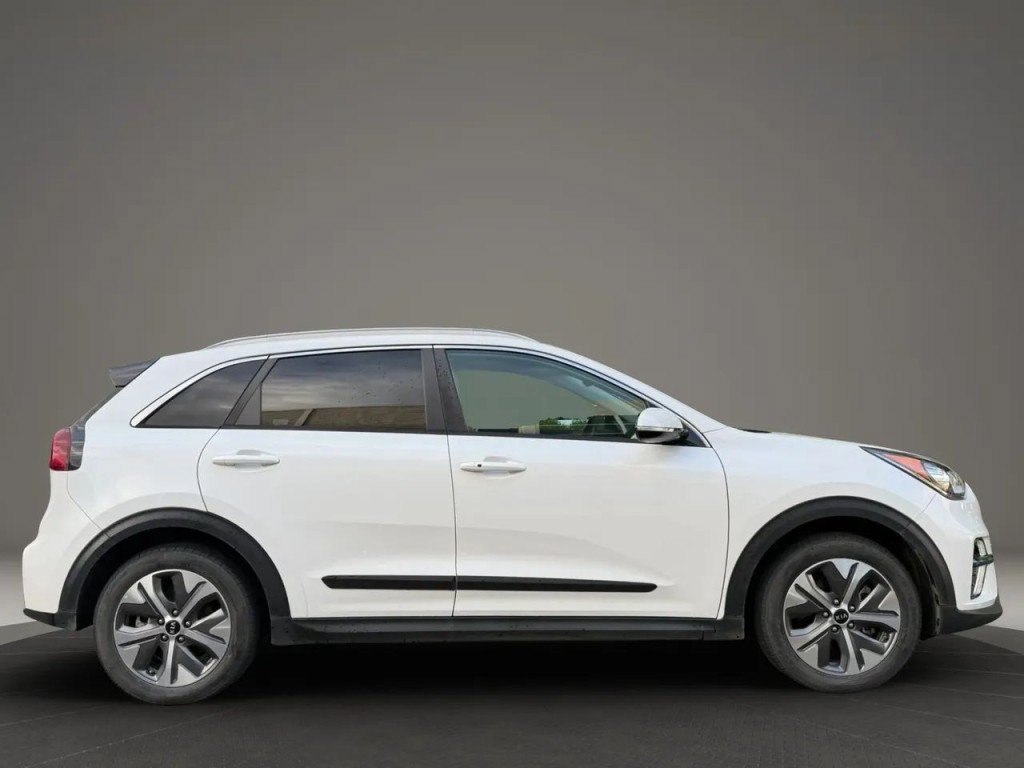 Used 2019 Kia Niro EX Premium w/ Cold Weather Package 1.0 FWD image 9