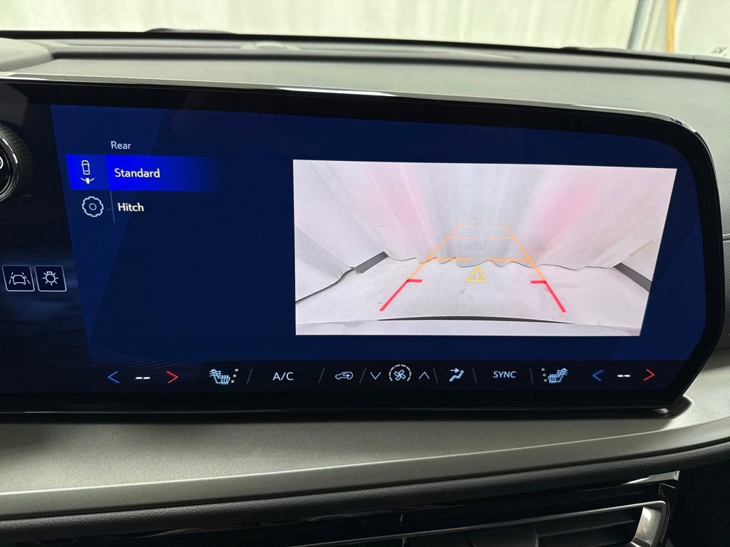 New 2026 Chevrolet Traverse LT image 18