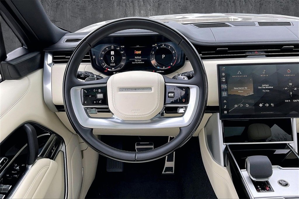 Used 2025 Land Rover Range Rover SE image 8