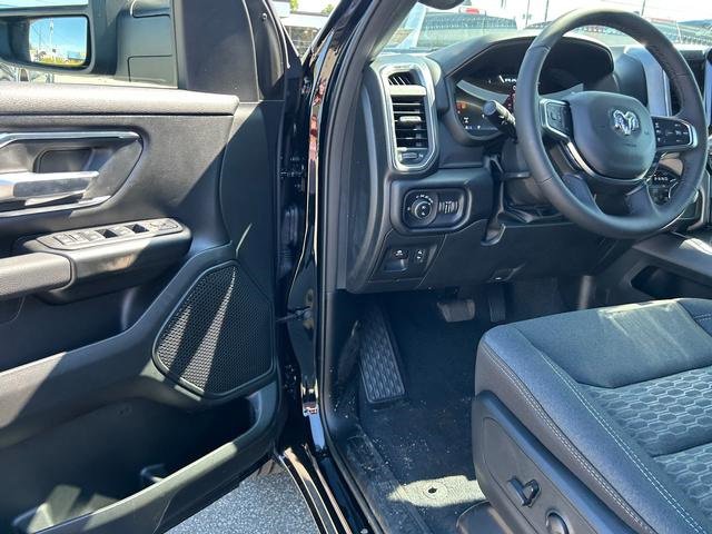 New 2026 RAM 1500 4x4 Crew Cab image 10