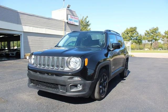 Used 2015 Jeep Renegade Latitude w/ Popular Equipment Group FWD image 2