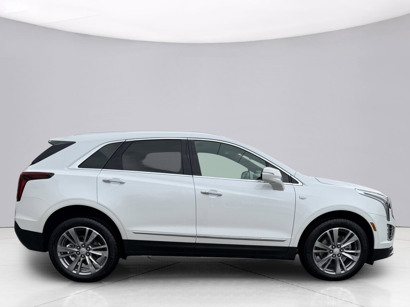 Used 2025 Cadillac XT5 Premium Luxury image 16