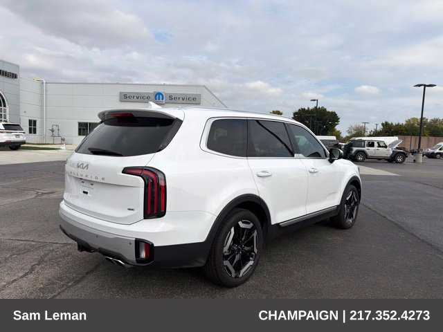 Used 2024 Kia Telluride EX w/ EX Captain's Chair Package AWD/4WD image 3
