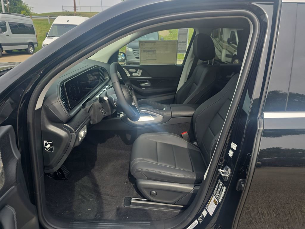 New 2026 Mercedes-Benz GLS 450 4MATIC image 9