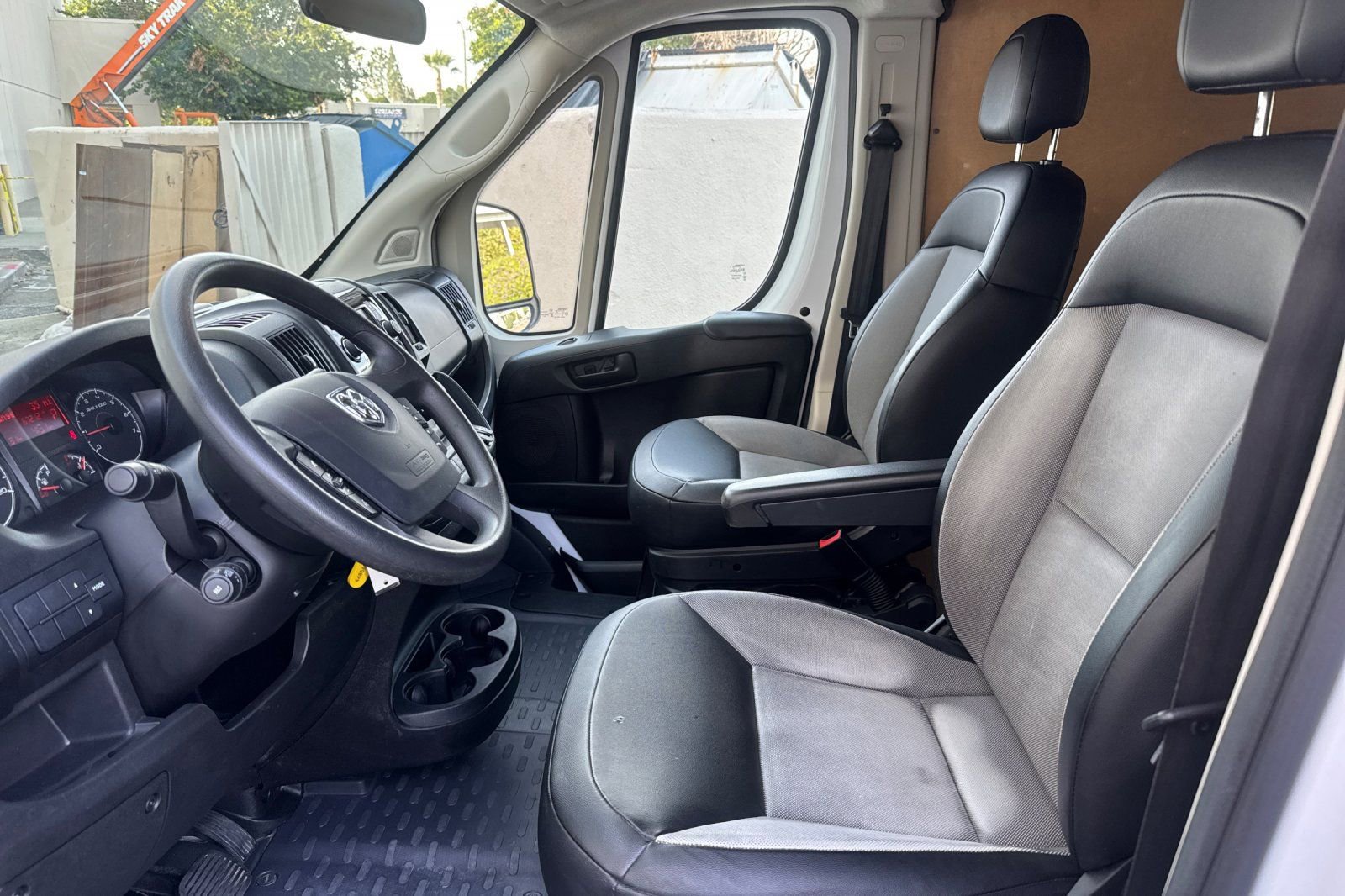 Used 2021 RAM ProMaster 2500 FWD image 10