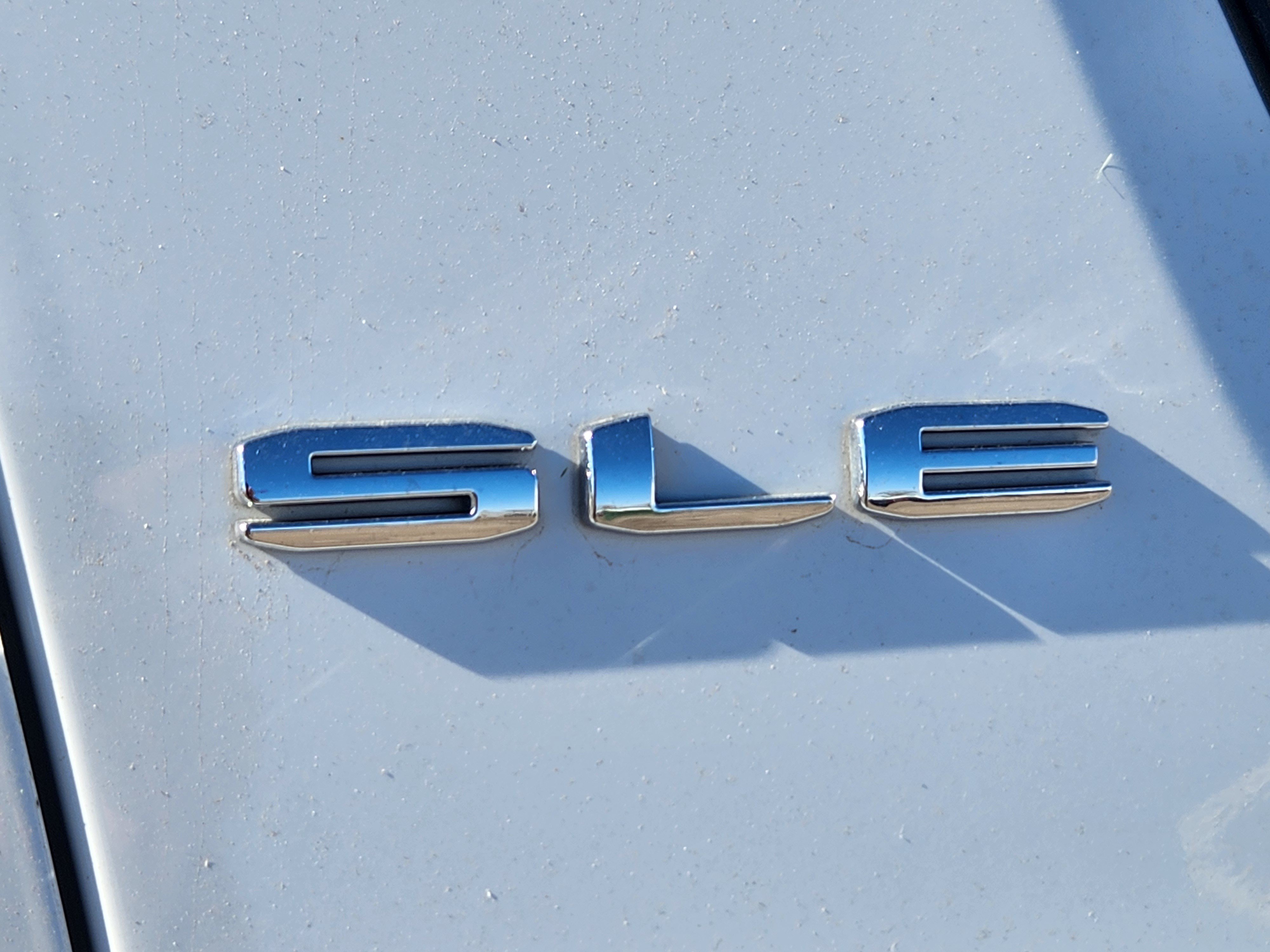 Used 2023 GMC Acadia SLE AWD/4WD image 9