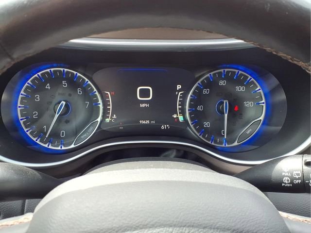 Used 2018 Chrysler Pacifica Touring-L Plus FWD image 21
