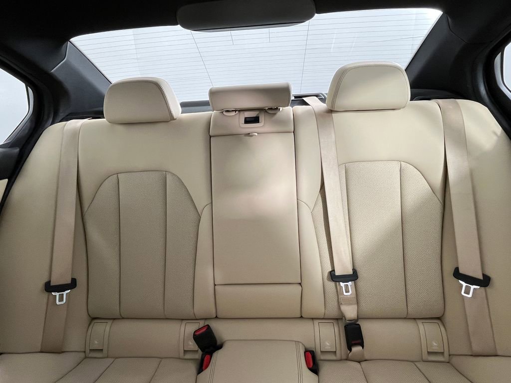 Certified 2022 BMW 330i xDrive Sedan w/ Driving Assistance Package image 19