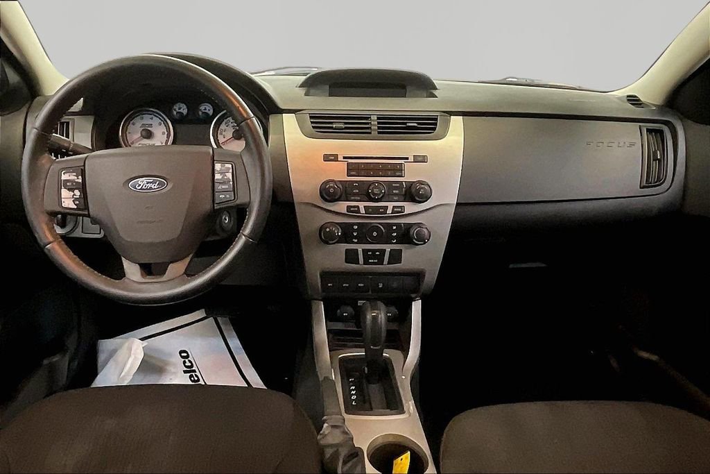 Used 2008 Ford Focus SE FWD image 8