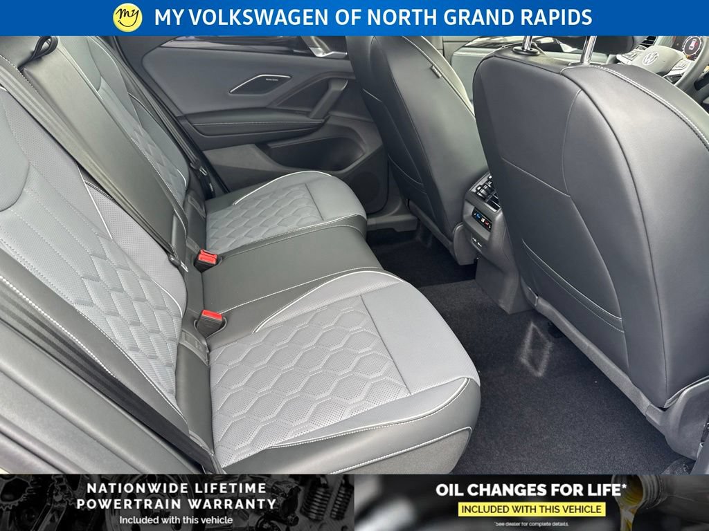 New 2026 Volkswagen Tiguan SEL R-Line AWD/4WD image 23