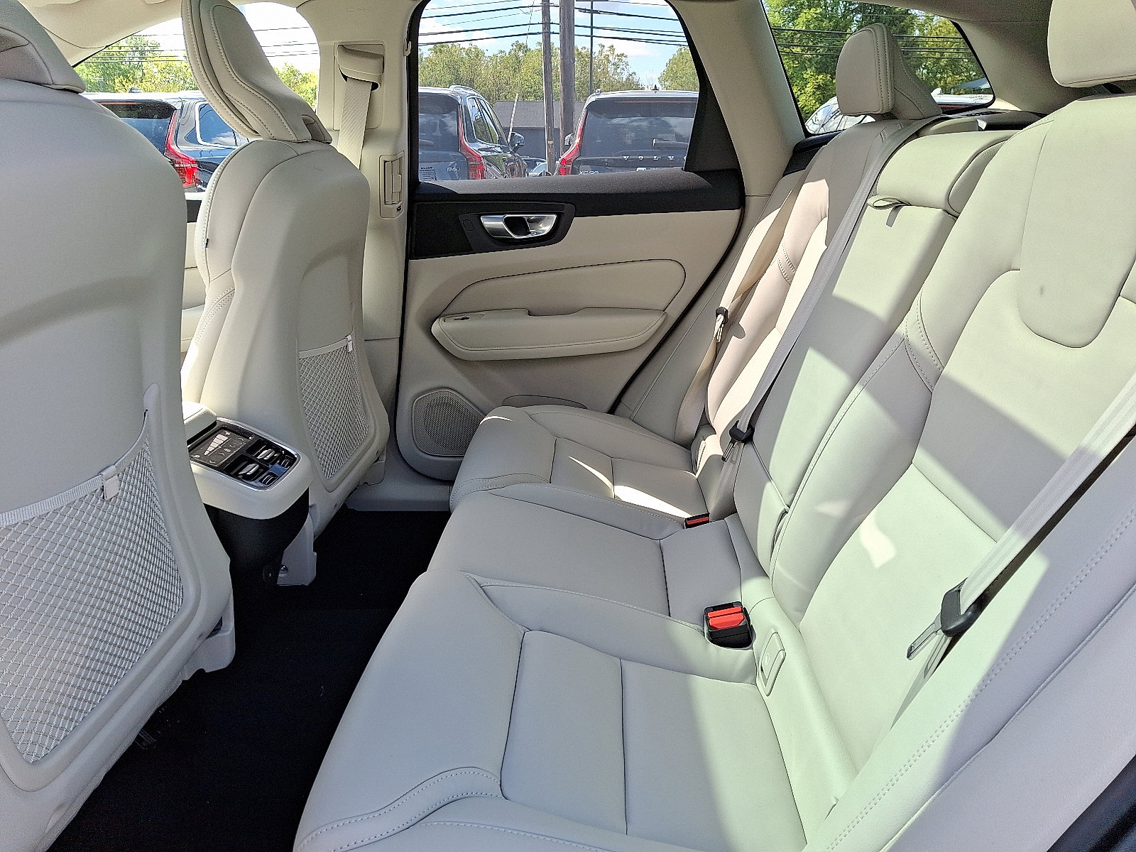 New 2026 Volvo XC60 B5 Ultra w/ Protection Package Premier image 5