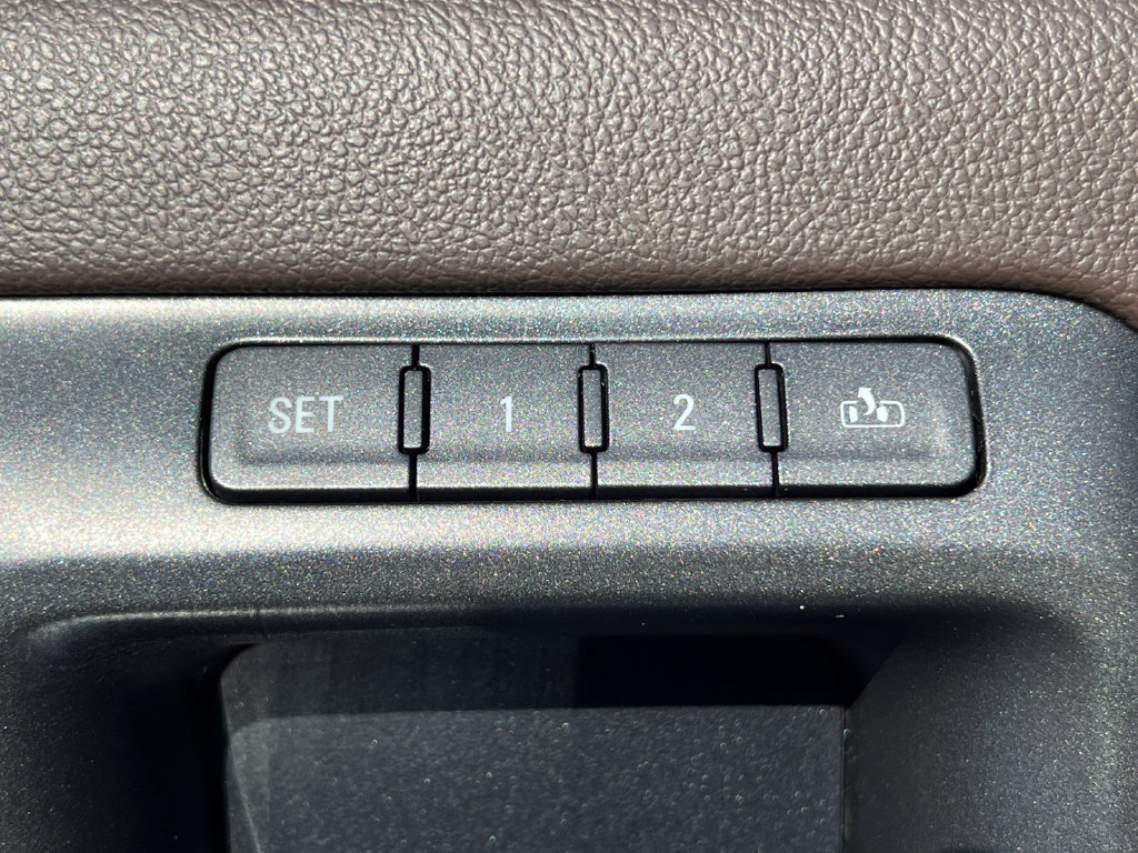 Used 2018 Chevrolet Silverado 1500 LTZ w/ Sport Package AWD/4WD image 23