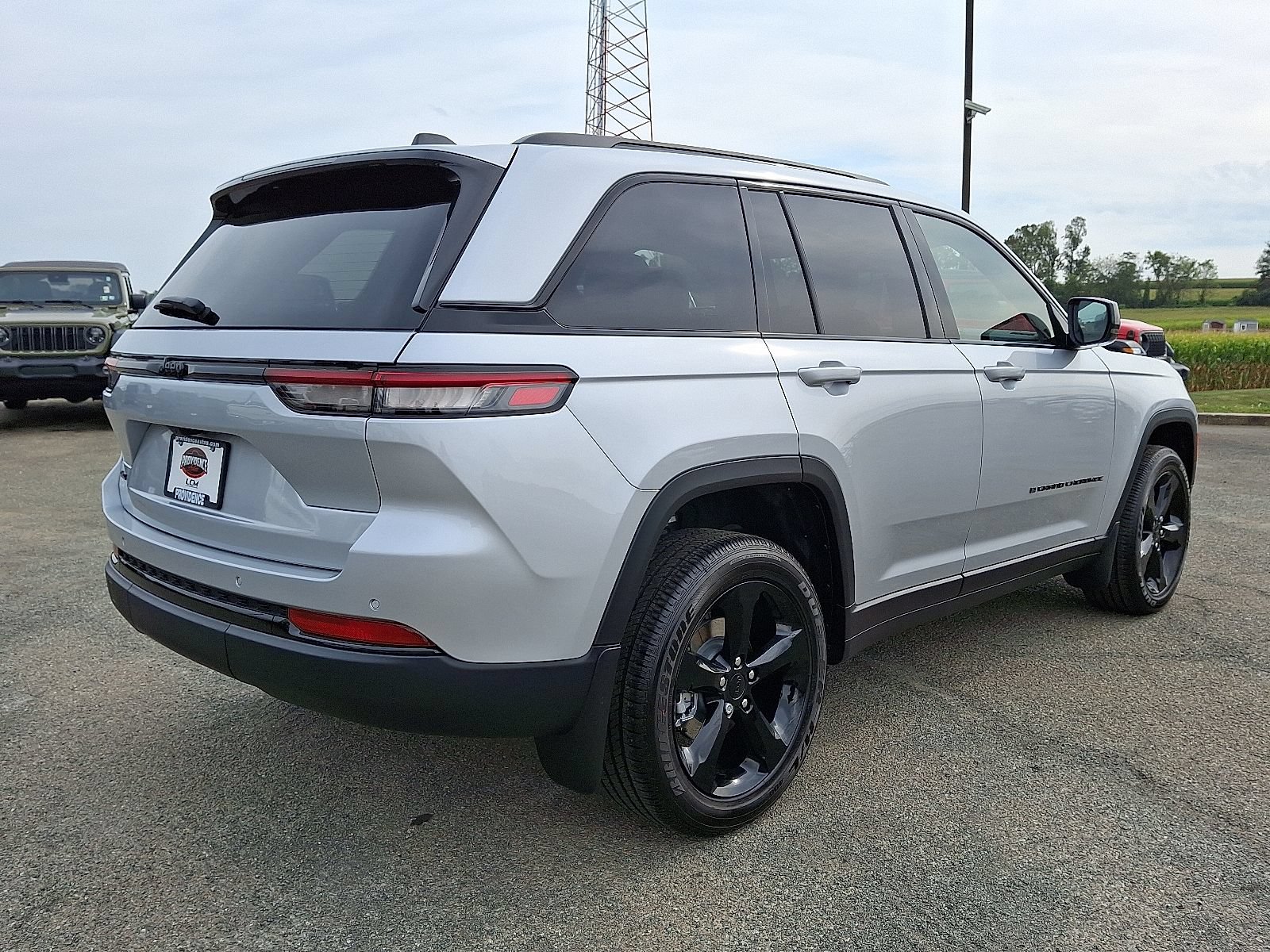 New 2025 Jeep Grand Cherokee Altitude AWD/4WD image 4