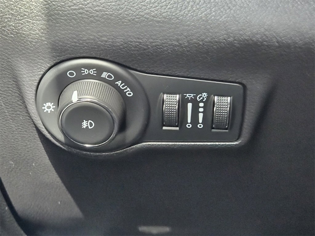 Used 2024 Jeep Compass Trailhawk image 25