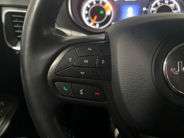 Used 2020 Jeep Cherokee Trailhawk w/ Cold Weather Group AWD/4WD image 14
