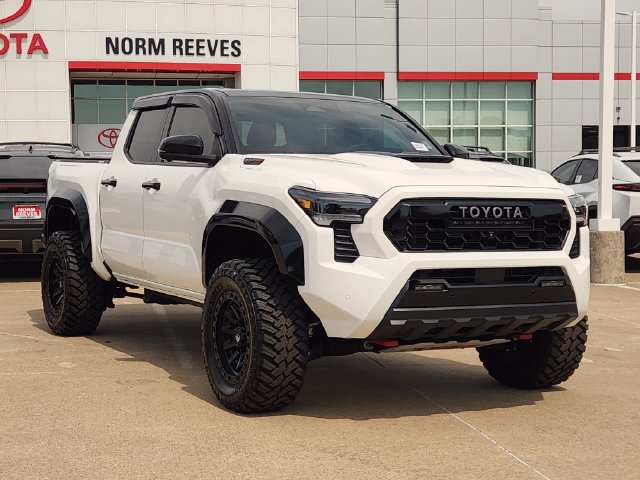 Used 2025 Toyota Tacoma TRD Pro AWD/4WD image 2