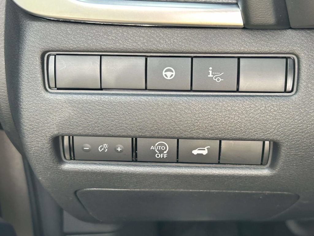 Used 2023 Nissan Rogue Platinum w/ Platinum Premium Package FWD image 21