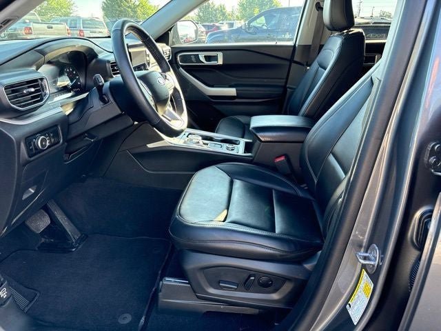 Used 2024 Ford Explorer XLT w/ Equipment Group 202A AWD/4WD image 21
