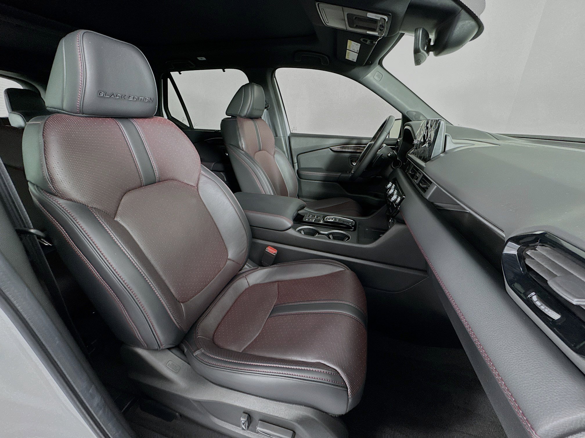 Certified 2025 Honda Pilot Black Edition image 31