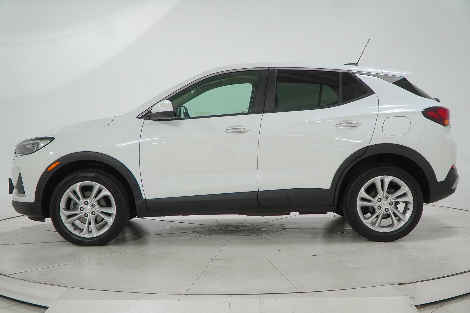Used 2021 Buick Encore GX Preferred w/ Cold Weather Comfort Package AWD/4WD image 5