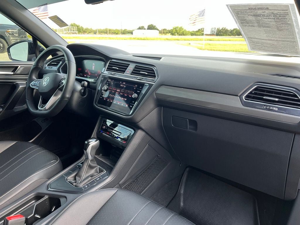Used 2024 Volkswagen Tiguan SE R-Line w/ MDO Package, Three-Row FWD image 20
