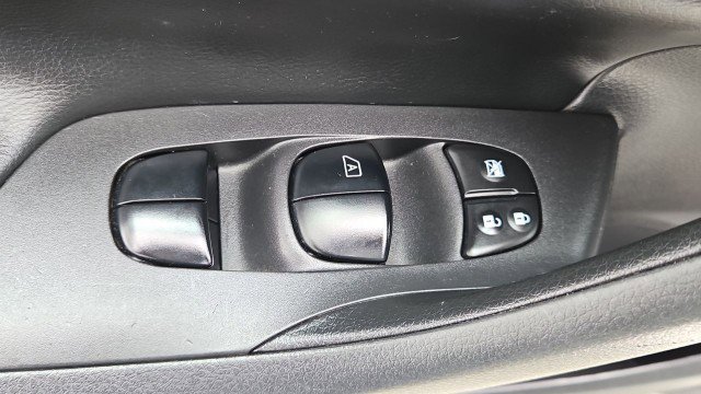 Used 2016 Nissan Altima 2.5 SV FWD image 22