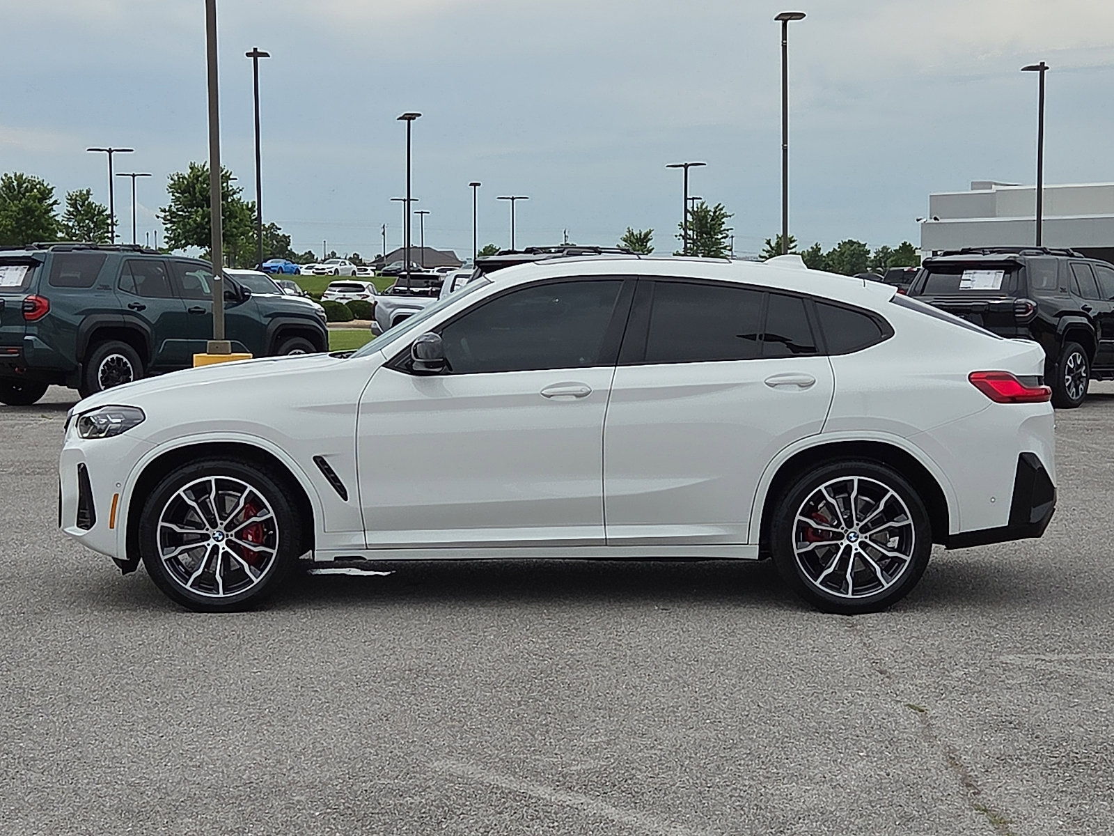 Used 2023 BMW X4 M40i AWD/4WD image 3