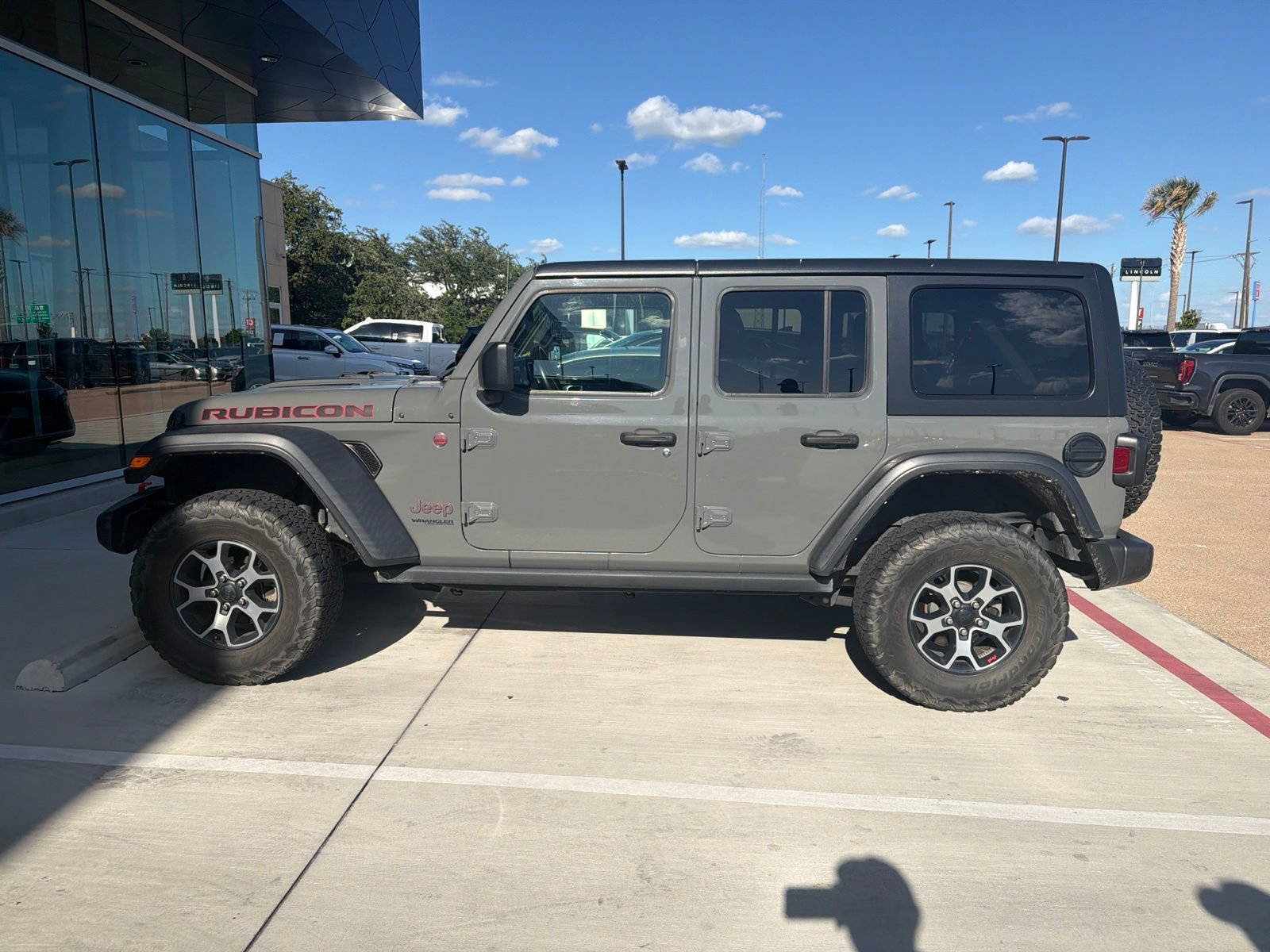 Used 2021 Jeep Wrangler Unlimited Rubicon w/ Dual Top Group AWD/4WD image 7