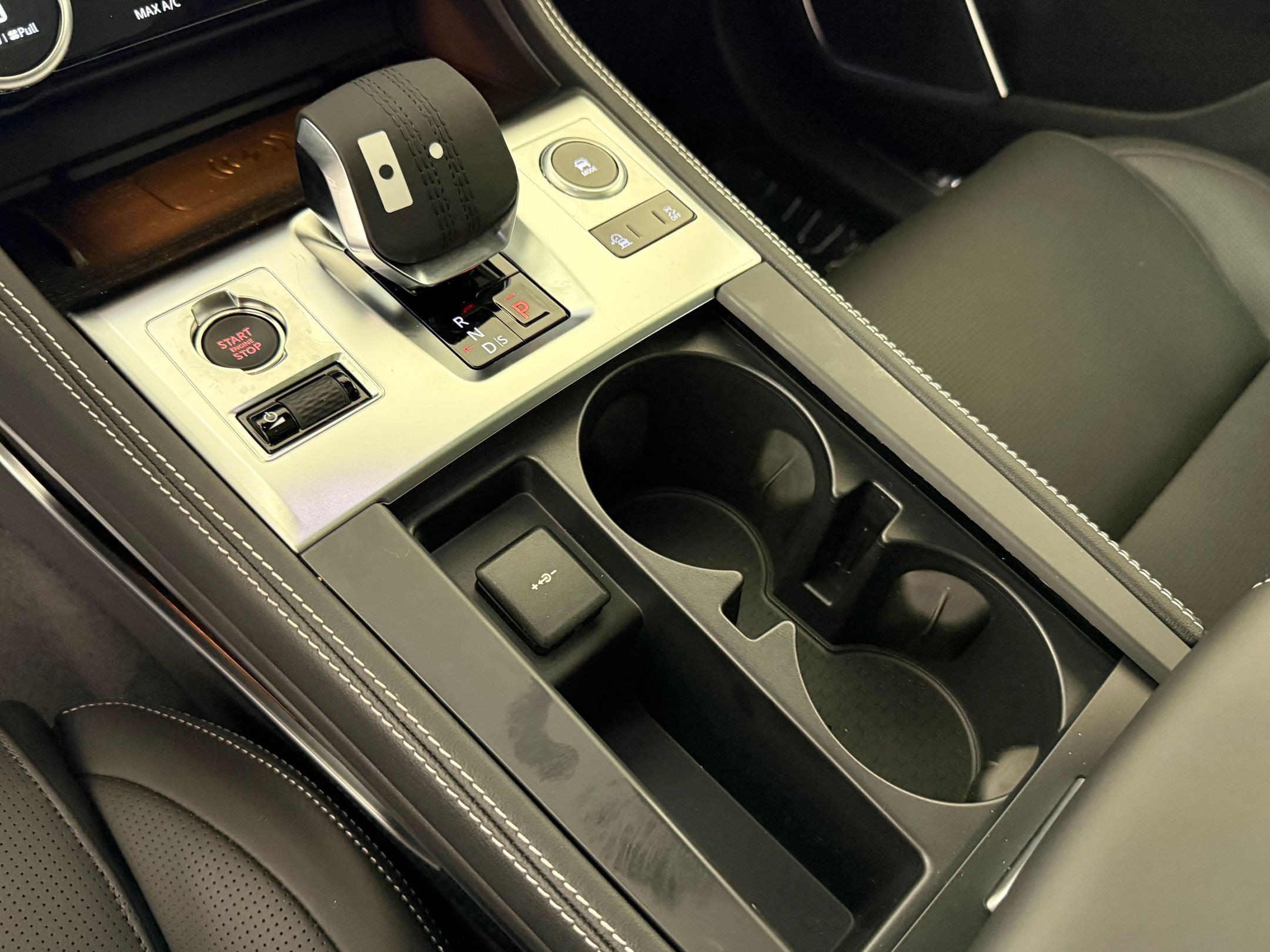 New 2026 Jaguar F-PACE R-Dynamic S AWD/4WD image 17