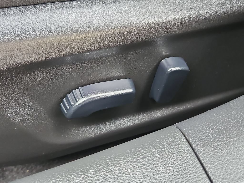 Used 2025 Nissan Altima 2.5 SV FWD image 14