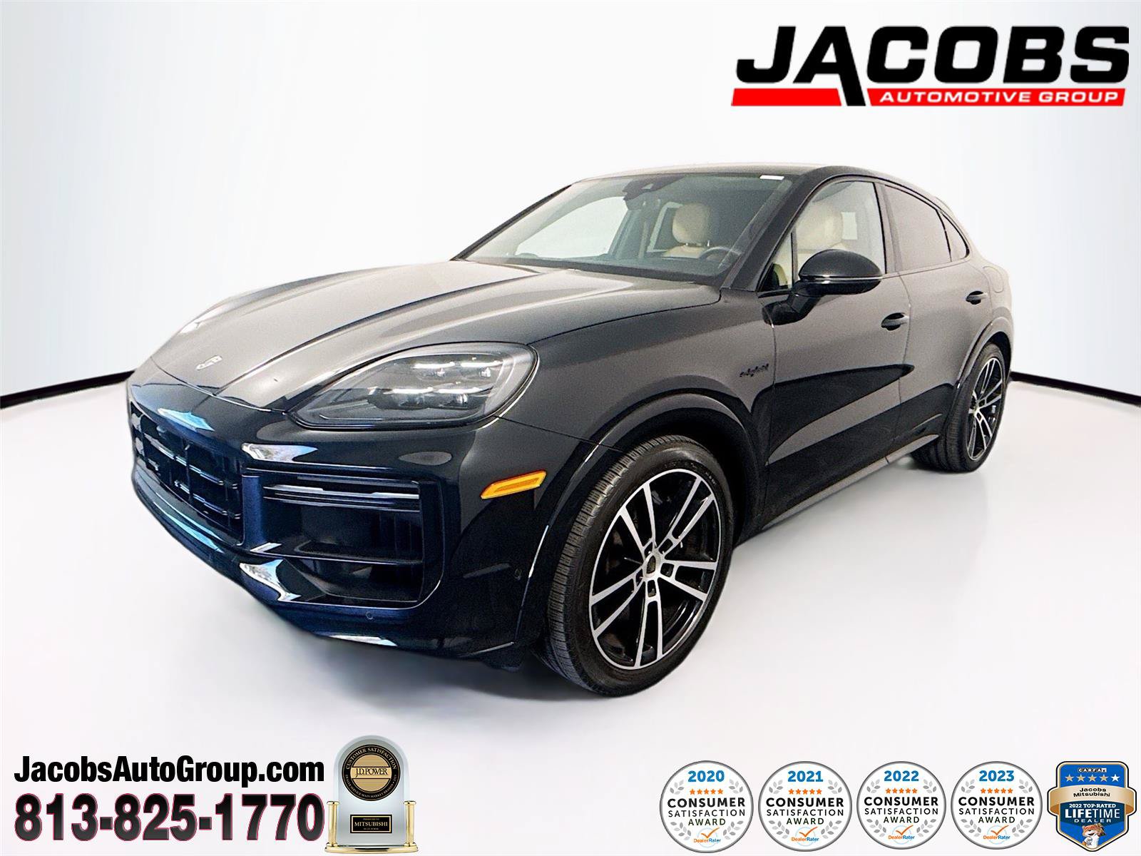 Used 2025 Porsche Cayenne Turbo AWD/4WD image 1