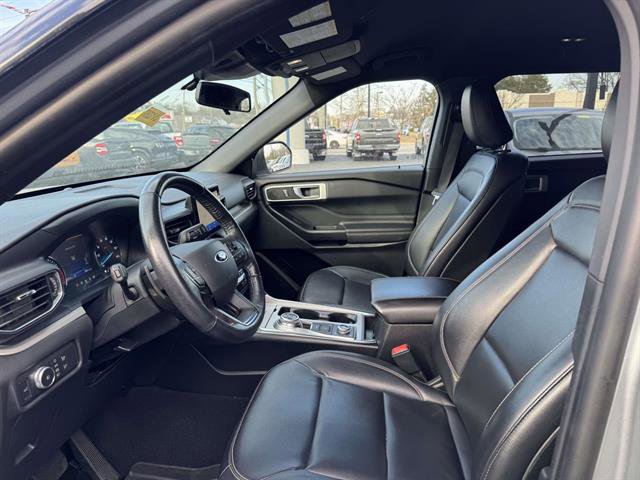 Used 2020 Ford Explorer XLT w/ Equipment Group 202A AWD/4WD image 10