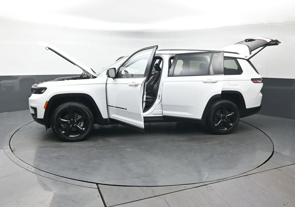 Used 2023 Jeep Grand Cherokee L Laredo image 40