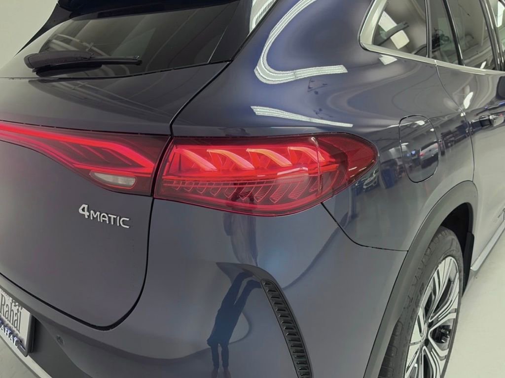 Certified 2023 Mercedes-Benz EQE 350+ 4MATIC SUV w/ Exclusive Trim Package image 8