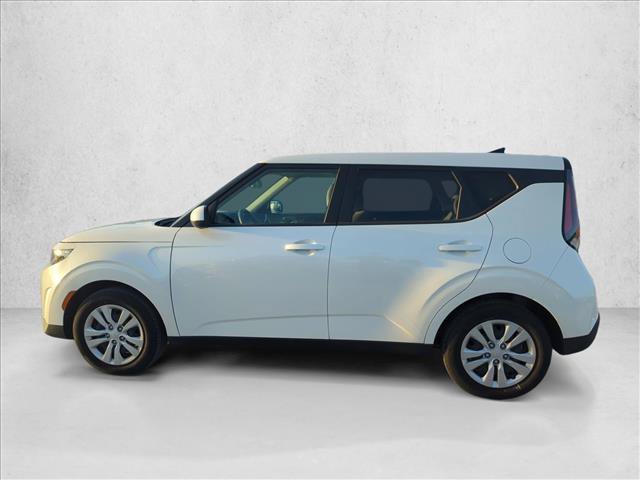 Used 2025 Kia Soul LX FWD image 6