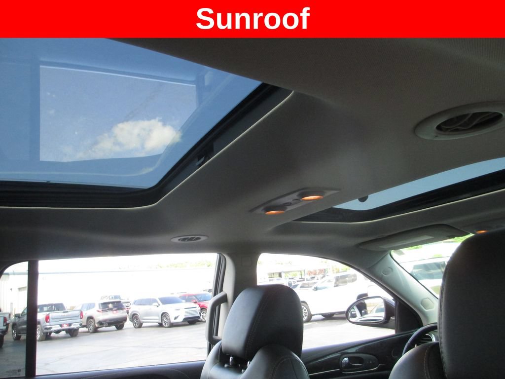 Used 2017 Buick Enclave Premium w/ Experience Buick Package FWD image 16