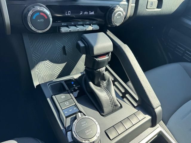 Used 2025 Toyota Tacoma TRD Sport AWD/4WD image 21