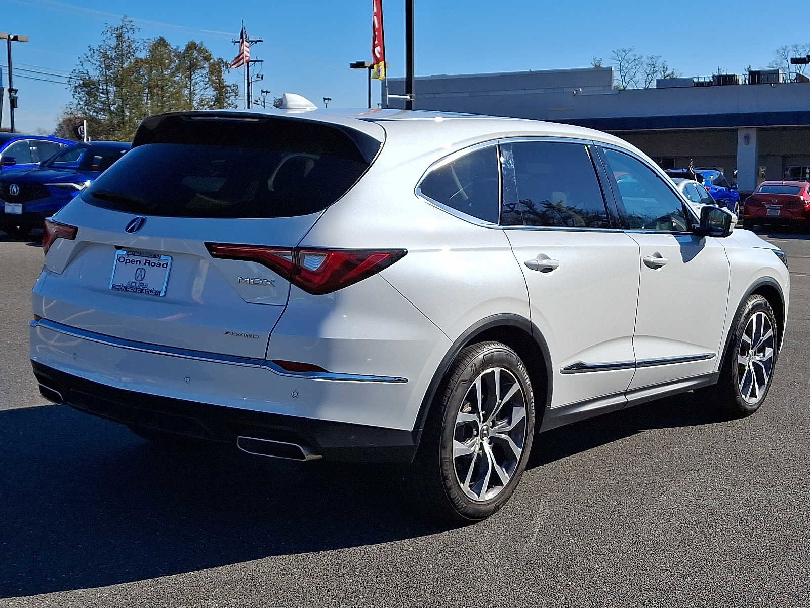 Used 2023 Acura MDX SH-AWD w/ Technology Package image 6