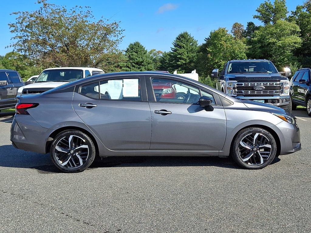 Used 2024 Nissan Versa SR FWD image 7