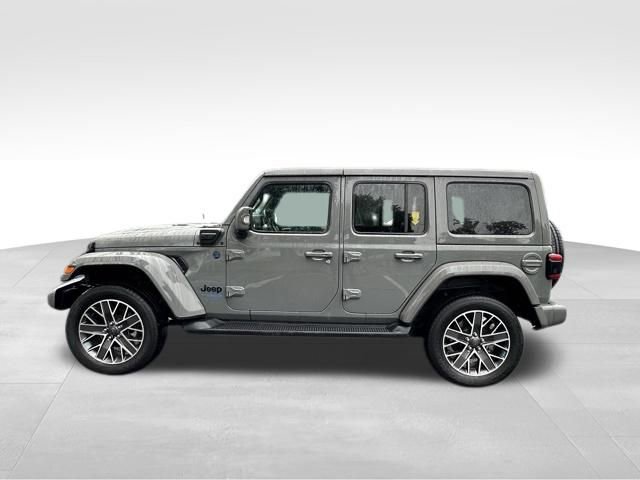 Used 2022 Jeep Wrangler Unlimited Sahara image 5