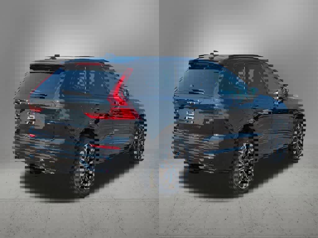 Used 2026 Volvo XC60 B5 Plus w/ Protection Package Premier image 6