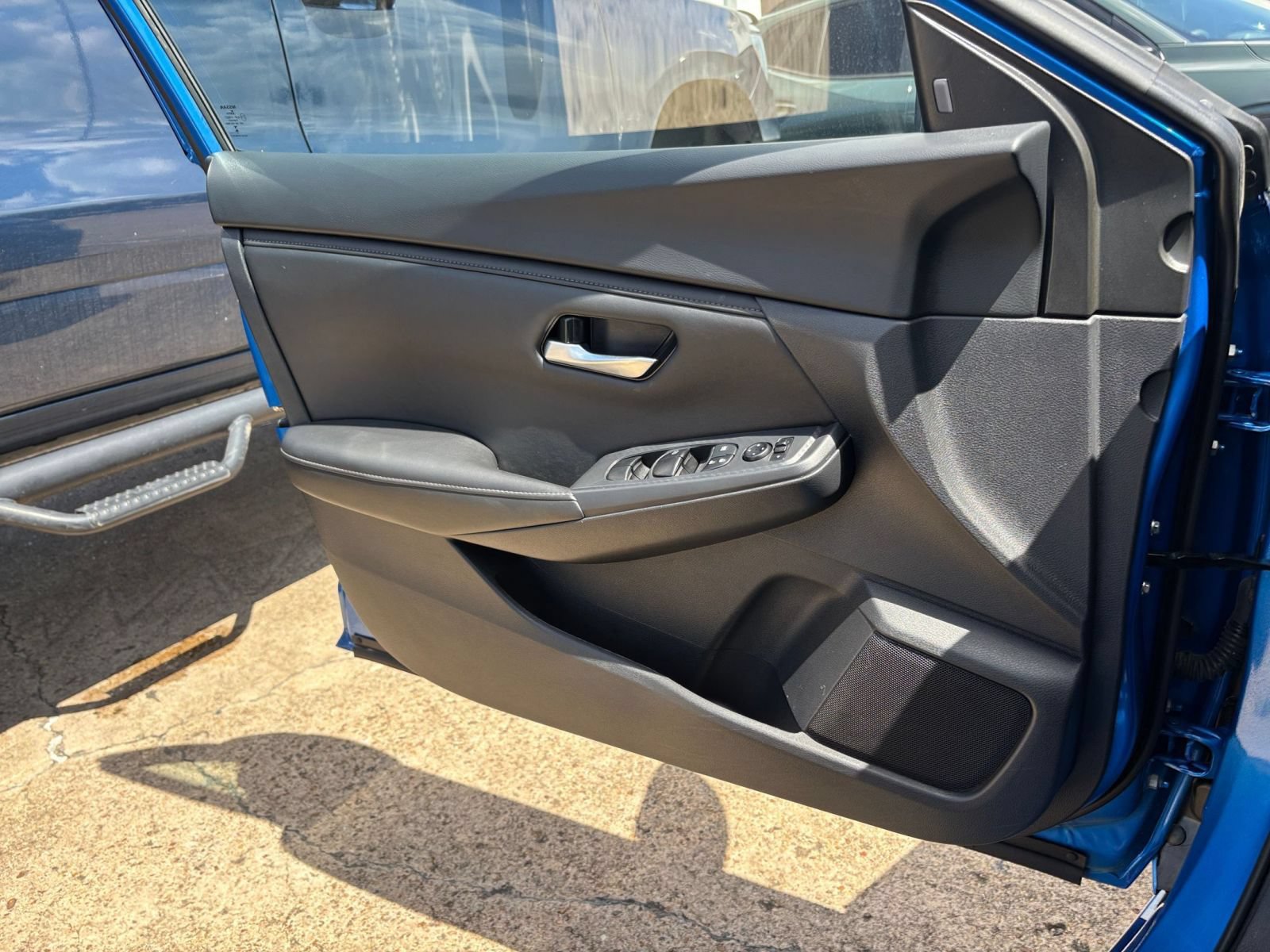 Used 2025 Nissan Sentra SV FWD image 18