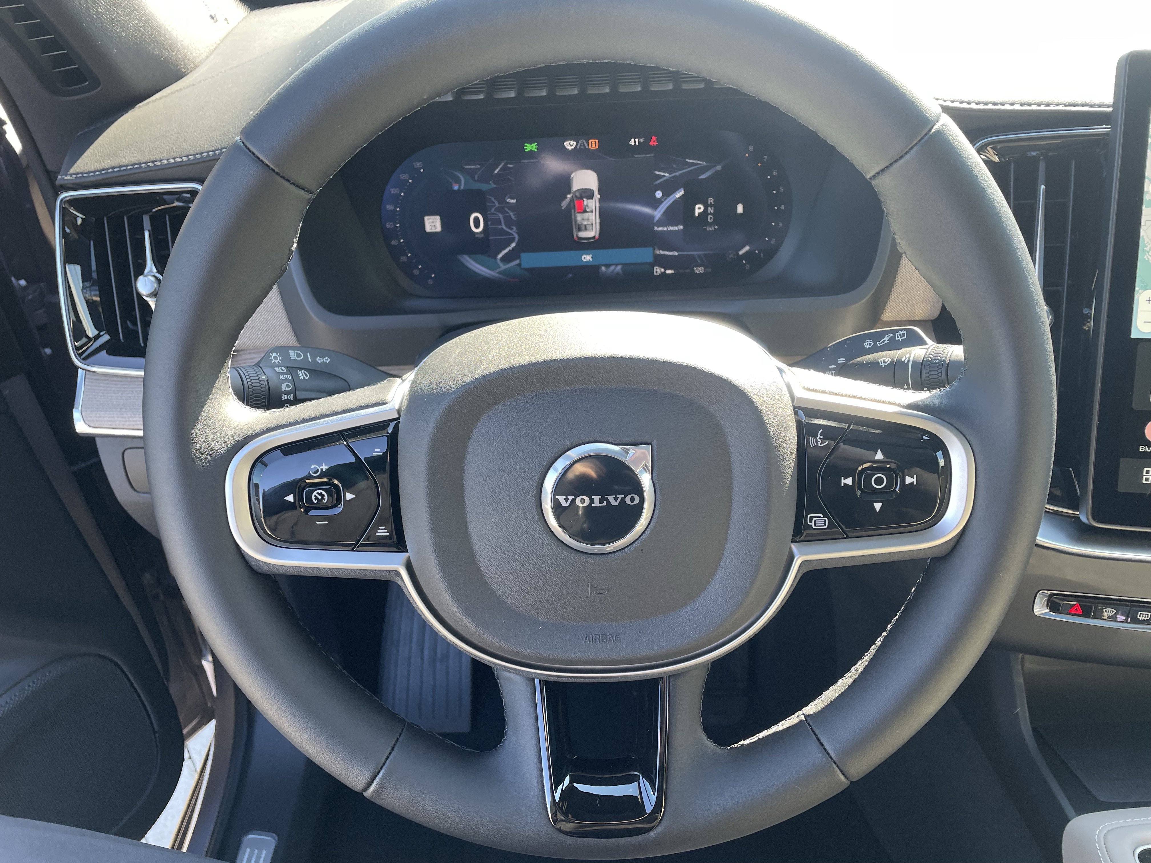 New 2026 Volvo XC90 B5 Plus w/ Protection Package Premier image 18