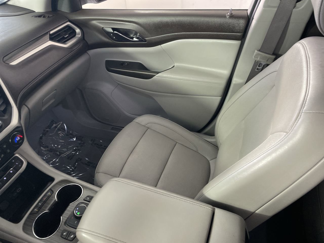 Used 2020 GMC Acadia SLT w/ Driver Alert Package II FWD image 22